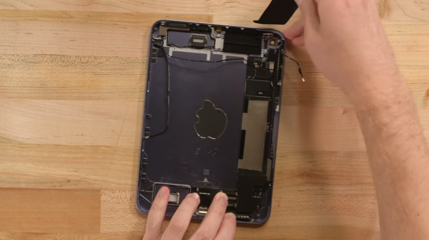 iFixit 拆解苹果 iPad Mini 6，解释“果冻屏”问题
